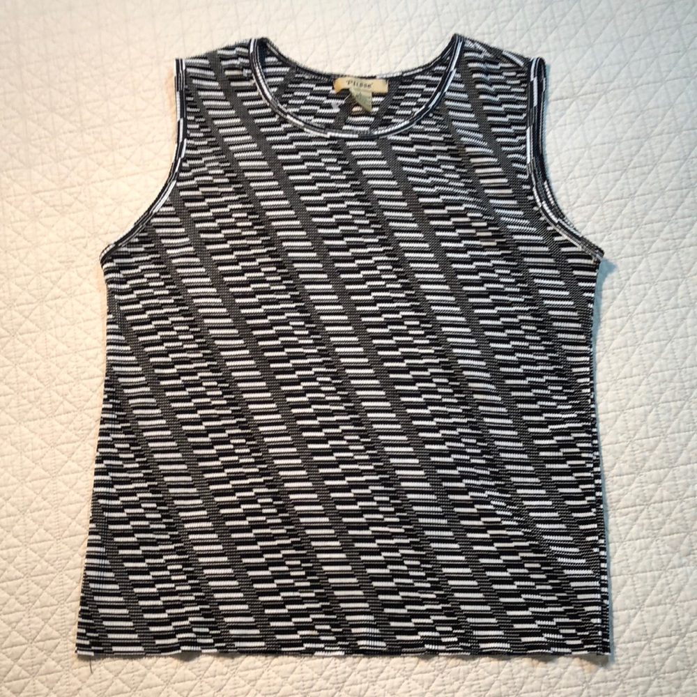 Plisse stretch tank top, size Large (fit medium)